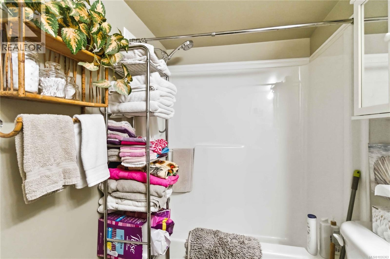 #204 893 HOCKLEY AVE - 25