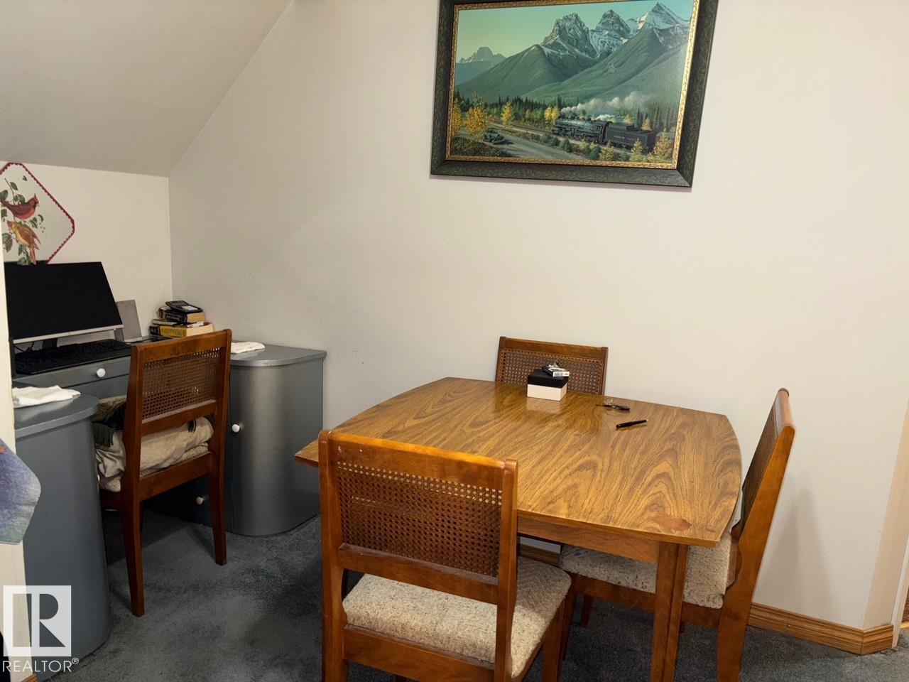 8043 Tudor Glen, St. Albert