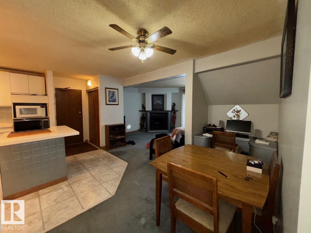 8043 Tudor Glen, St. Albert