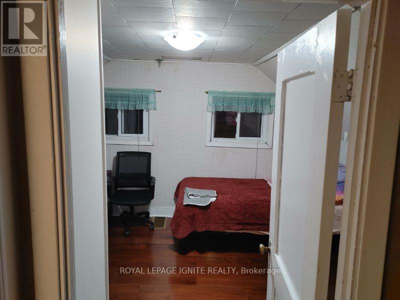 87 NINTH STREET W - 7