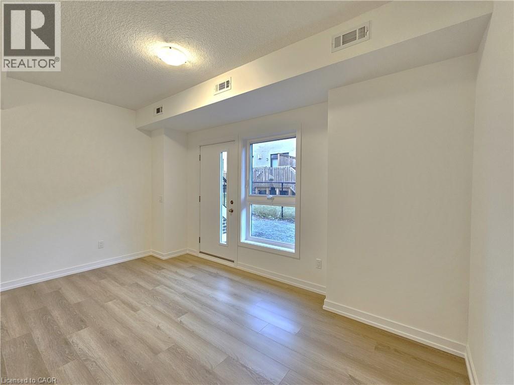 70 KENESKY Drive Unit# 11 - Photo 3 of 22, Waterdown, Ontario