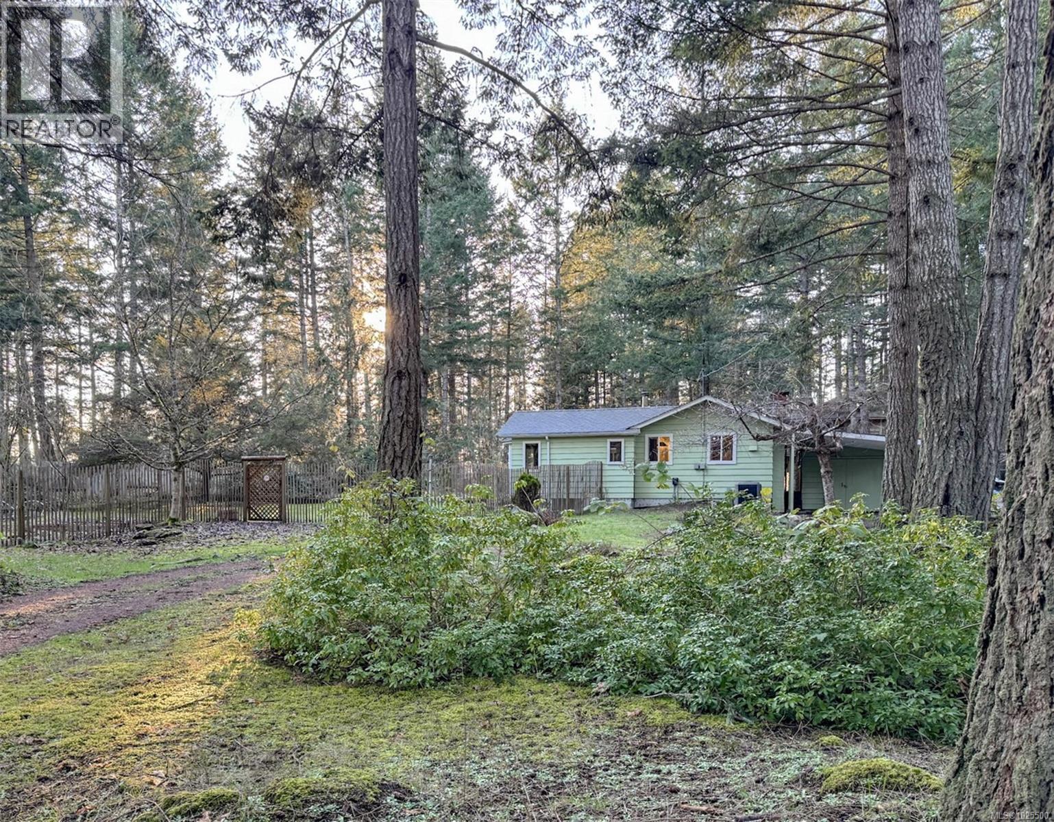 2907 Bevmaril Cres - Photo 3 of 46, Gabriola Island, British Columbia
