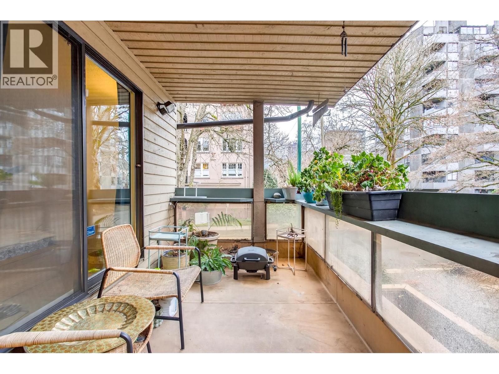 318 1500 PENDRELL STREET, Vancouver