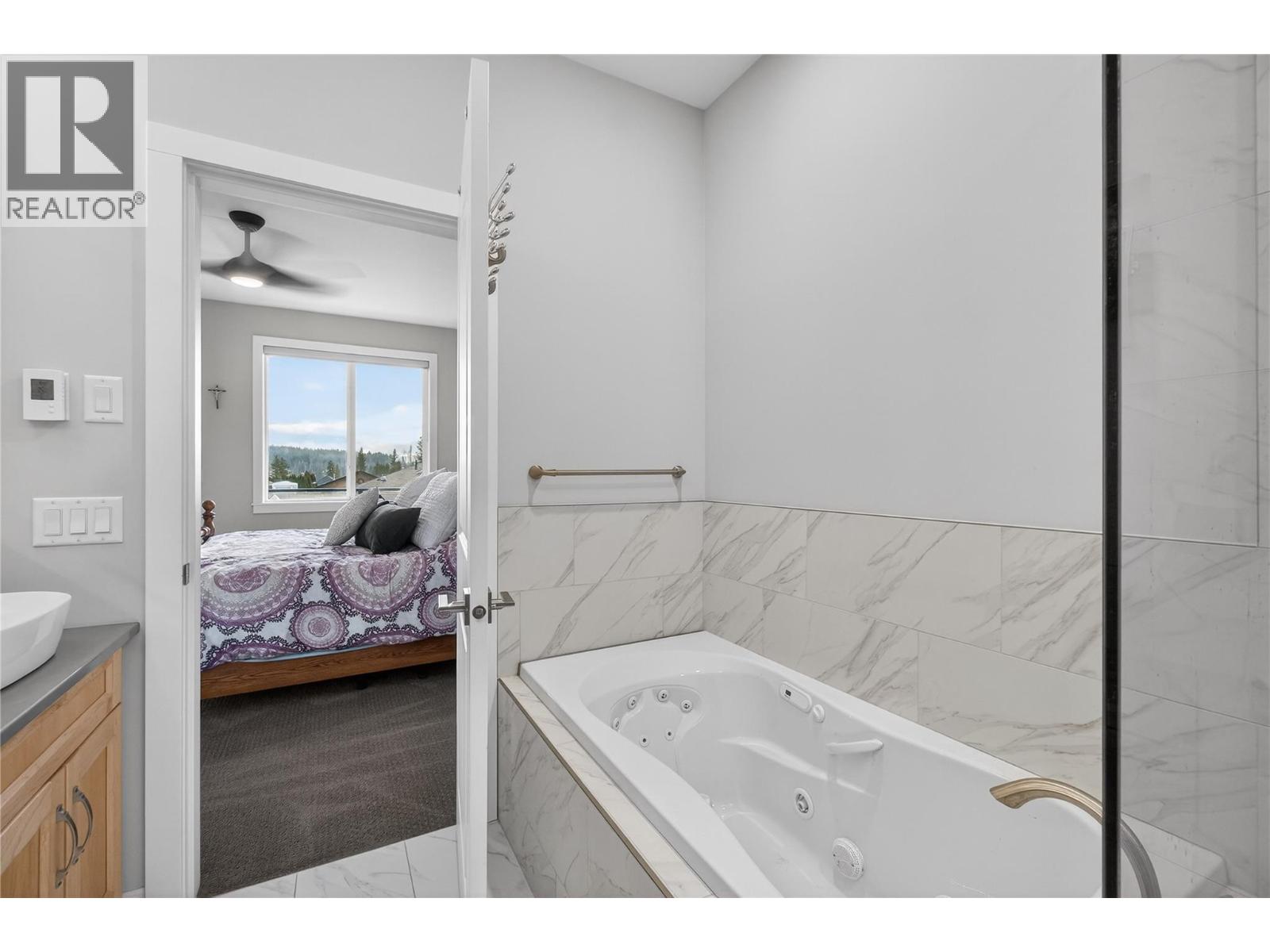 #6 2715 Golf Course Drive, Blind Bay