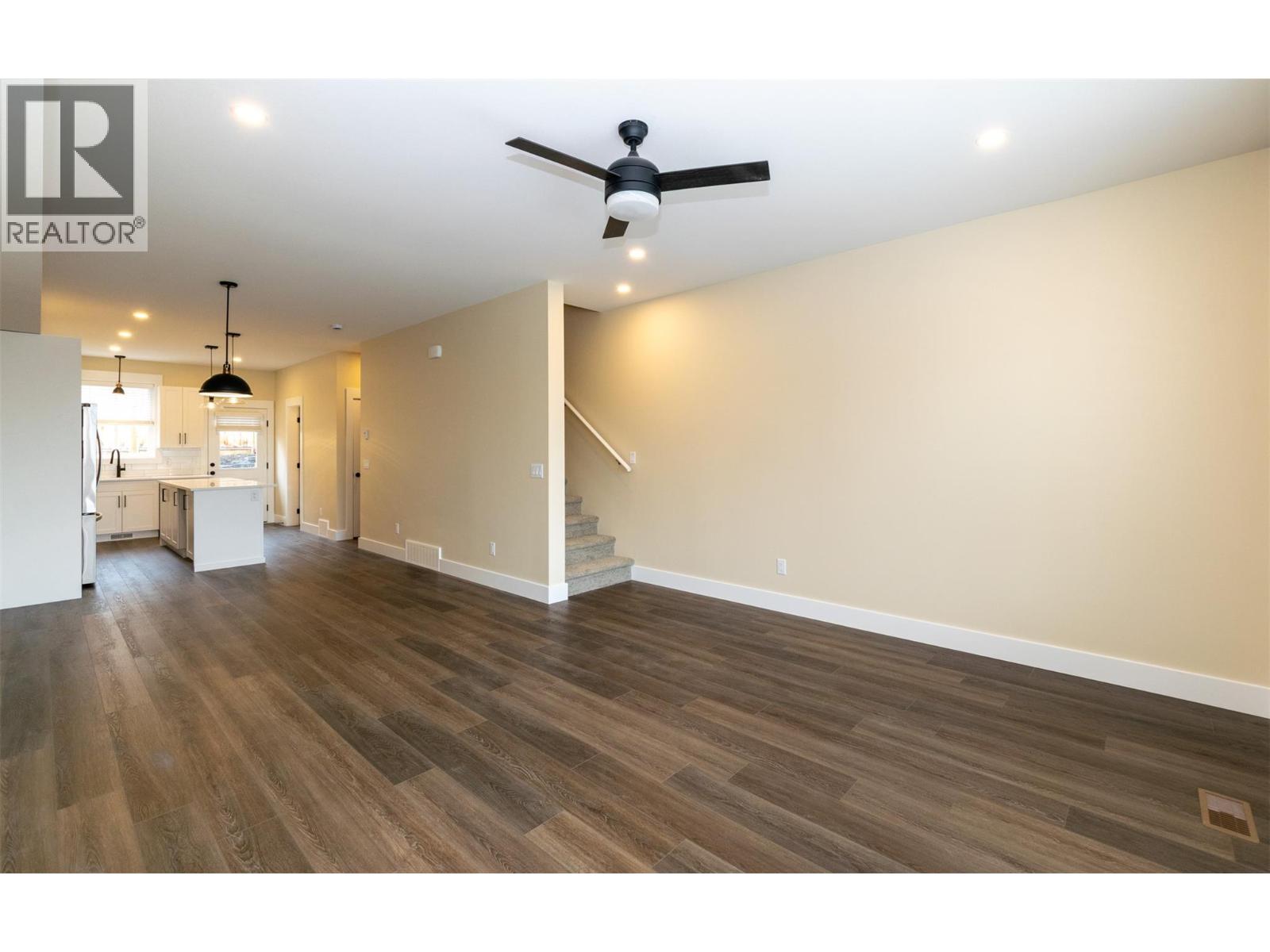 5 1910 11 Avenue Northeast, Salmon Arm