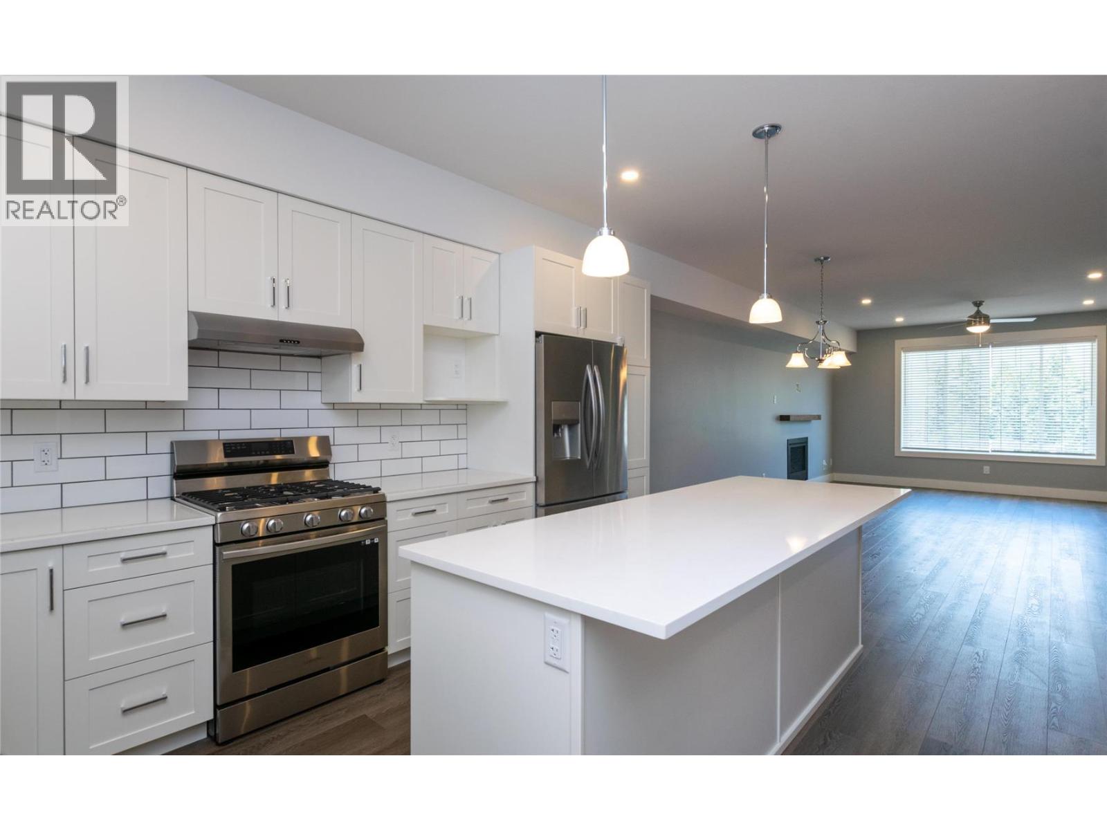 7 1910 11 Avenue Northeast, Salmon Arm