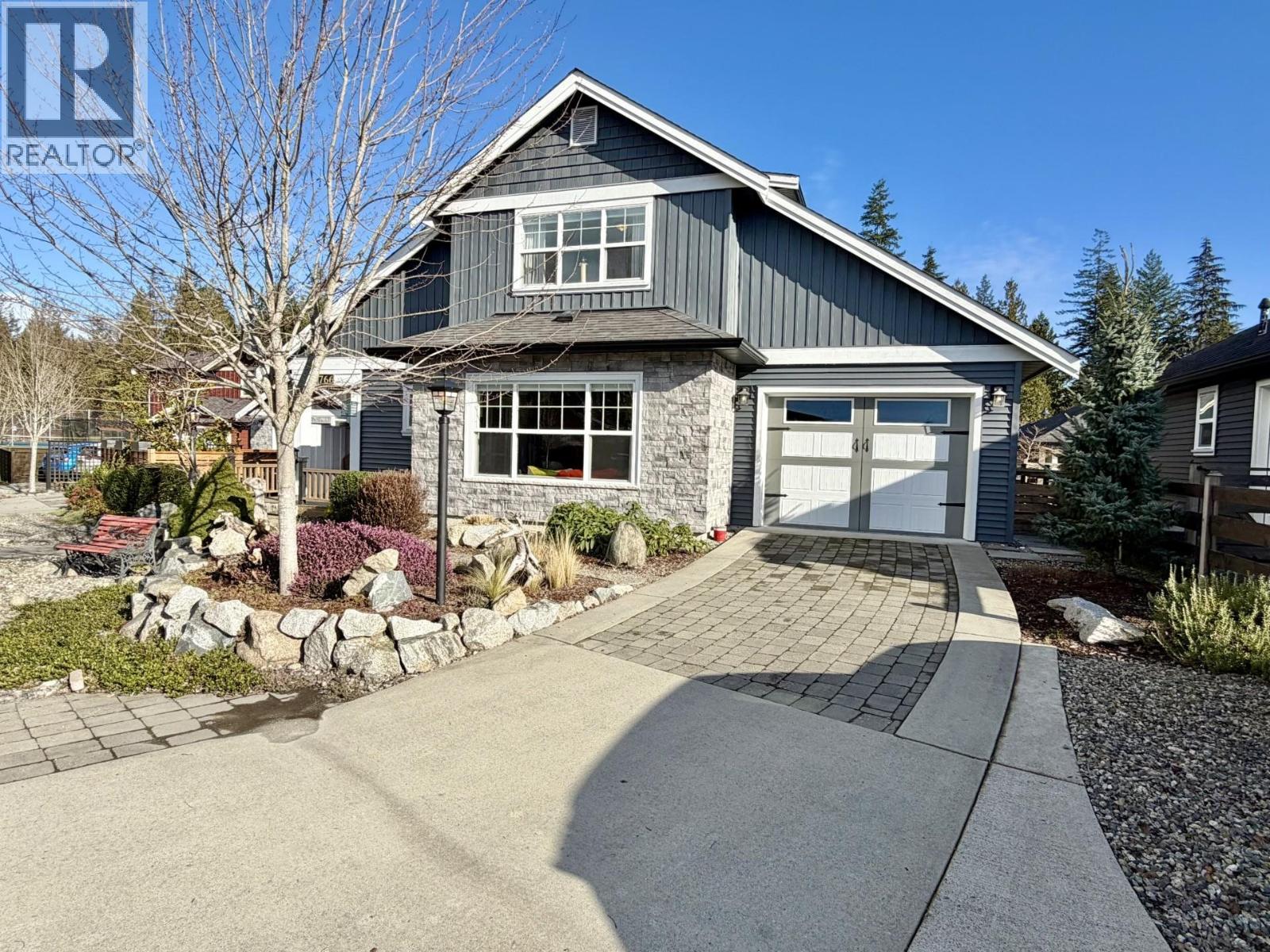 766 COOPER LANE, Gibsons