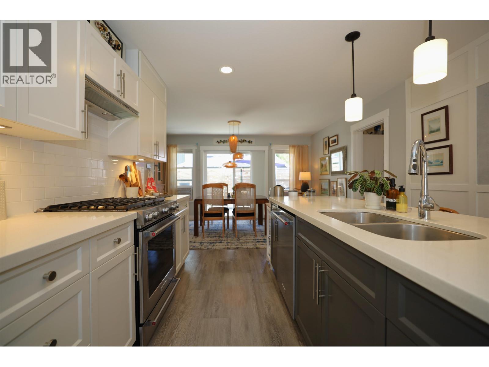 766 COOPER LANE, Gibsons