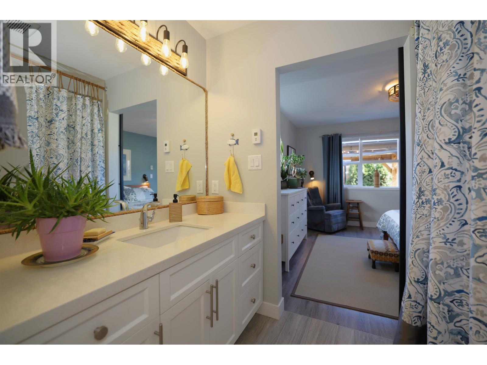 766 COOPER LANE, Gibsons