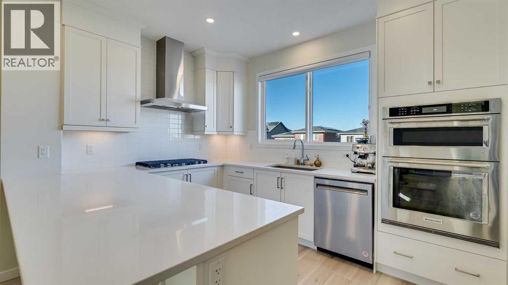 18 Amblehurst Path NW