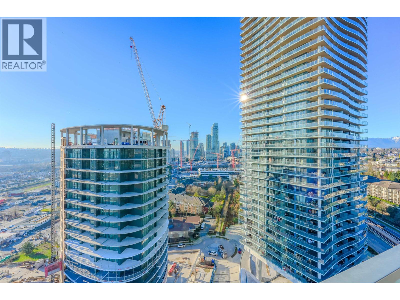 1602 4890 LOUGHEED HIGHWAY