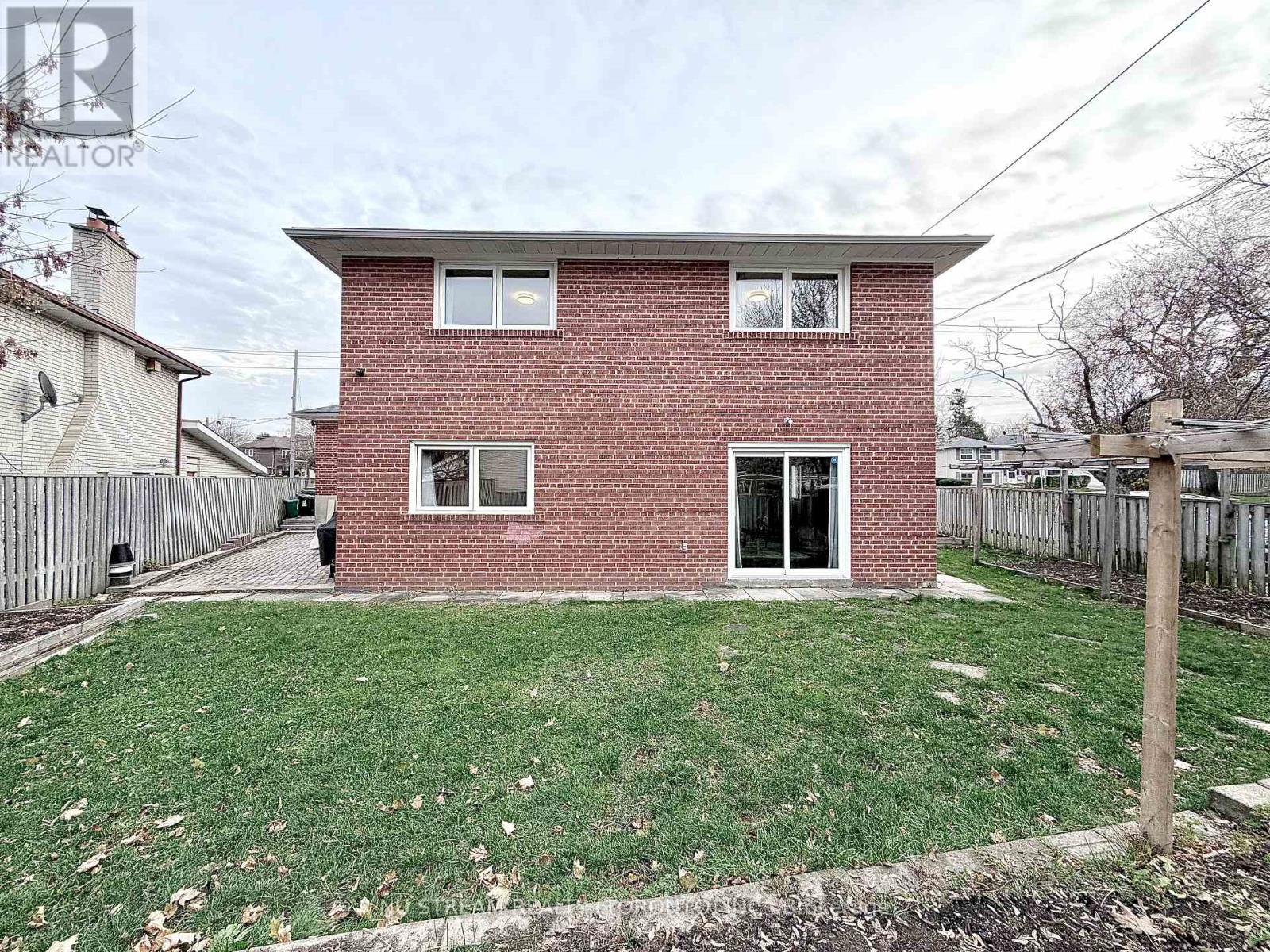 3 MOSEDALE CRESCENT - 37