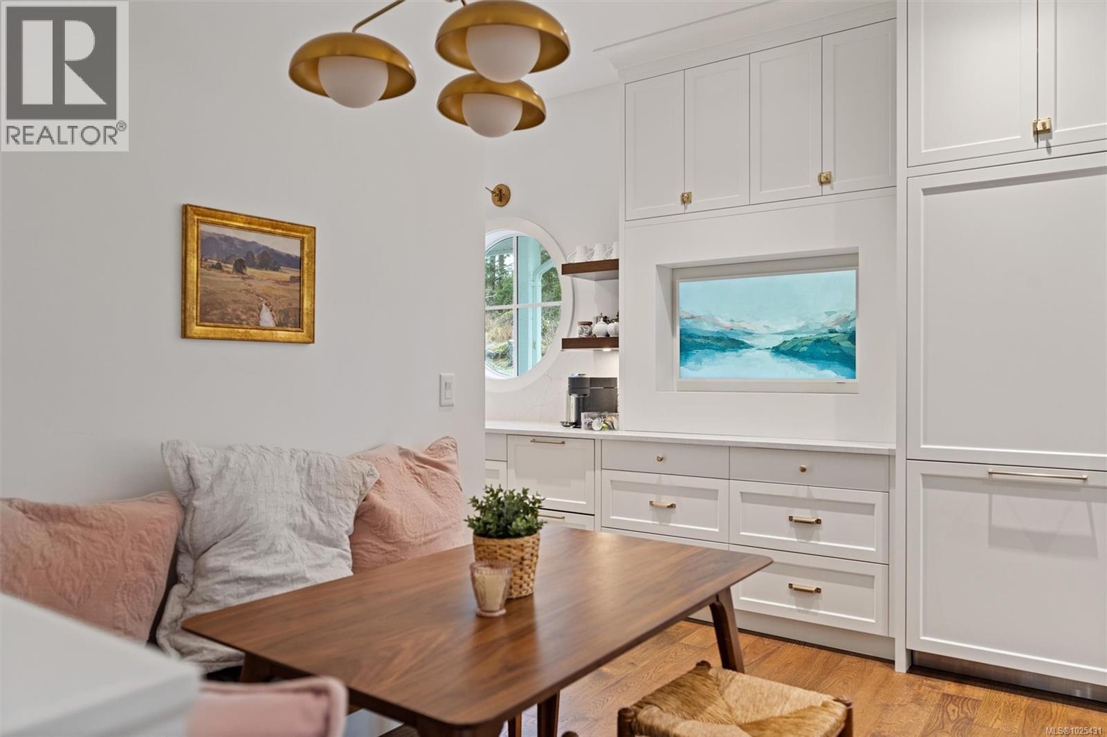  1727 Mary Place, Highlands