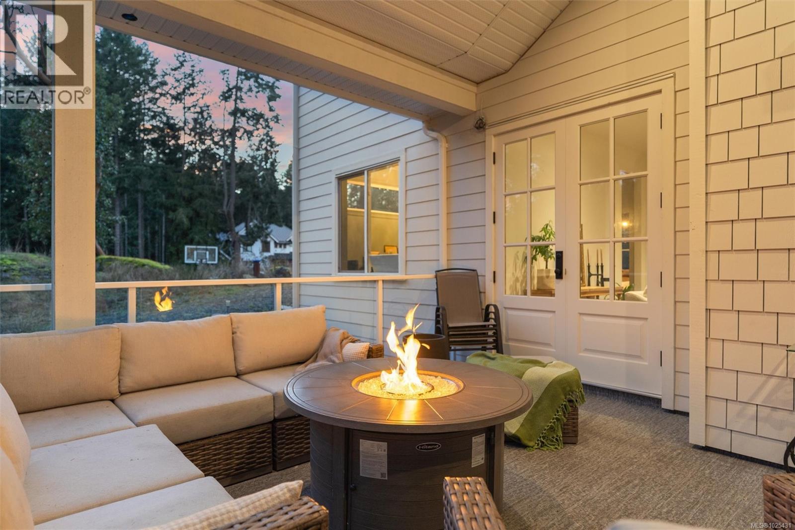  1727 Mary Place, Highlands