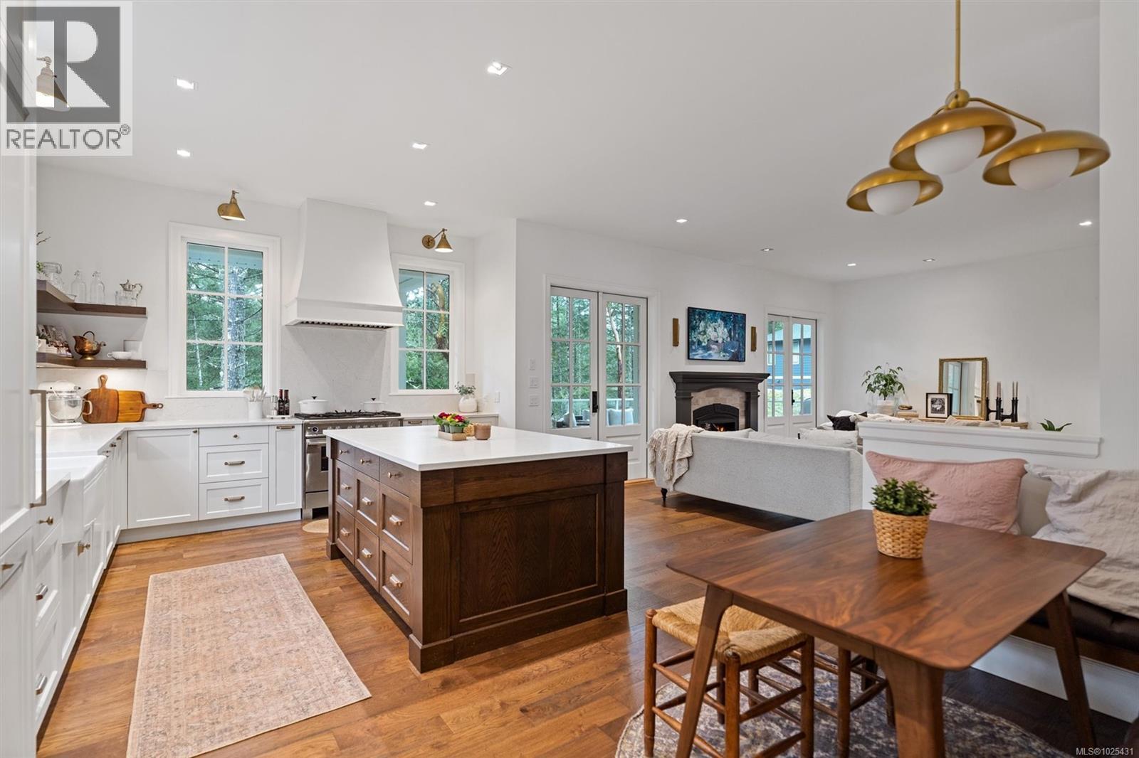  1727 Mary Place, Highlands