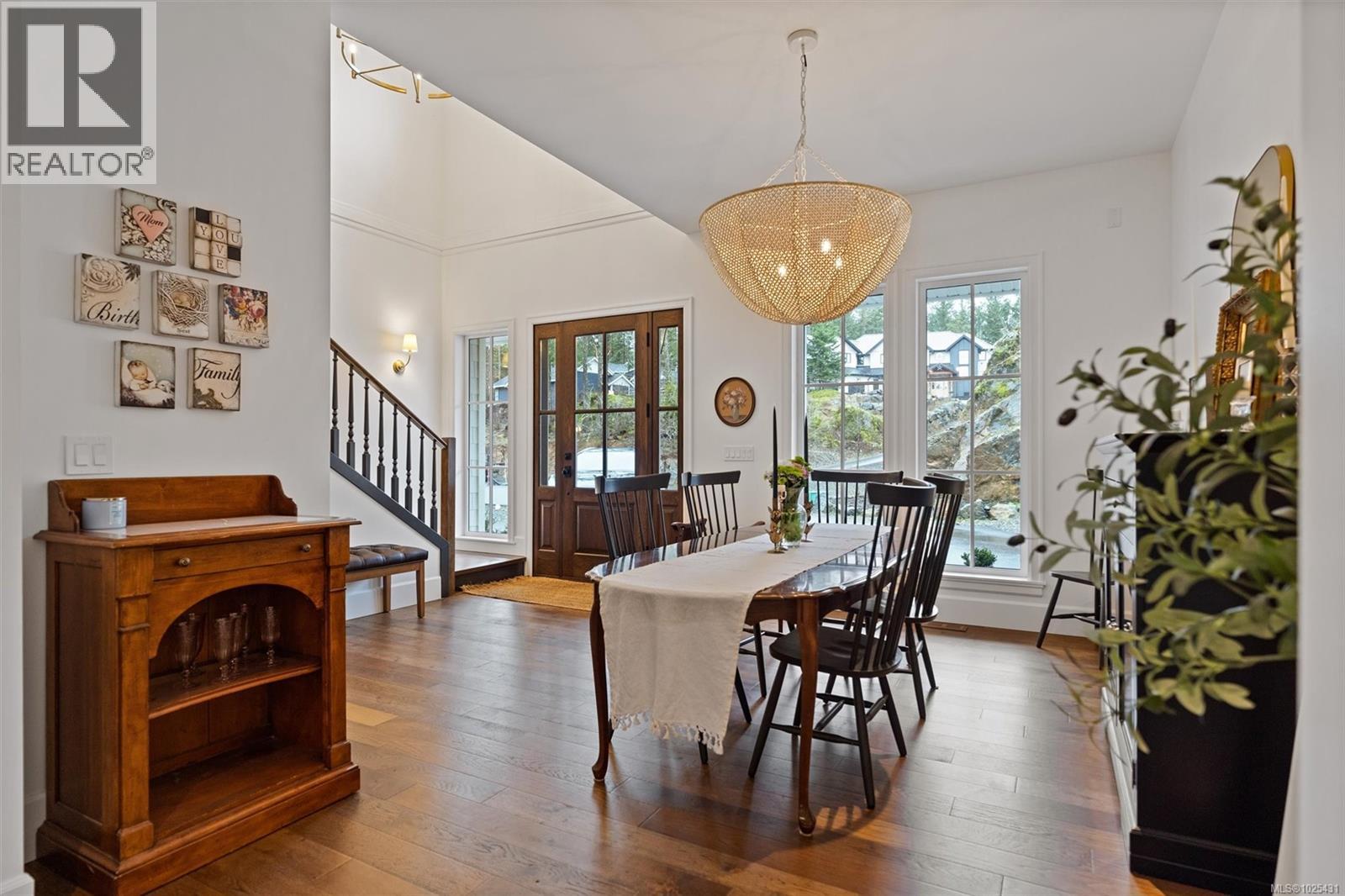  1727 Mary Place, Highlands