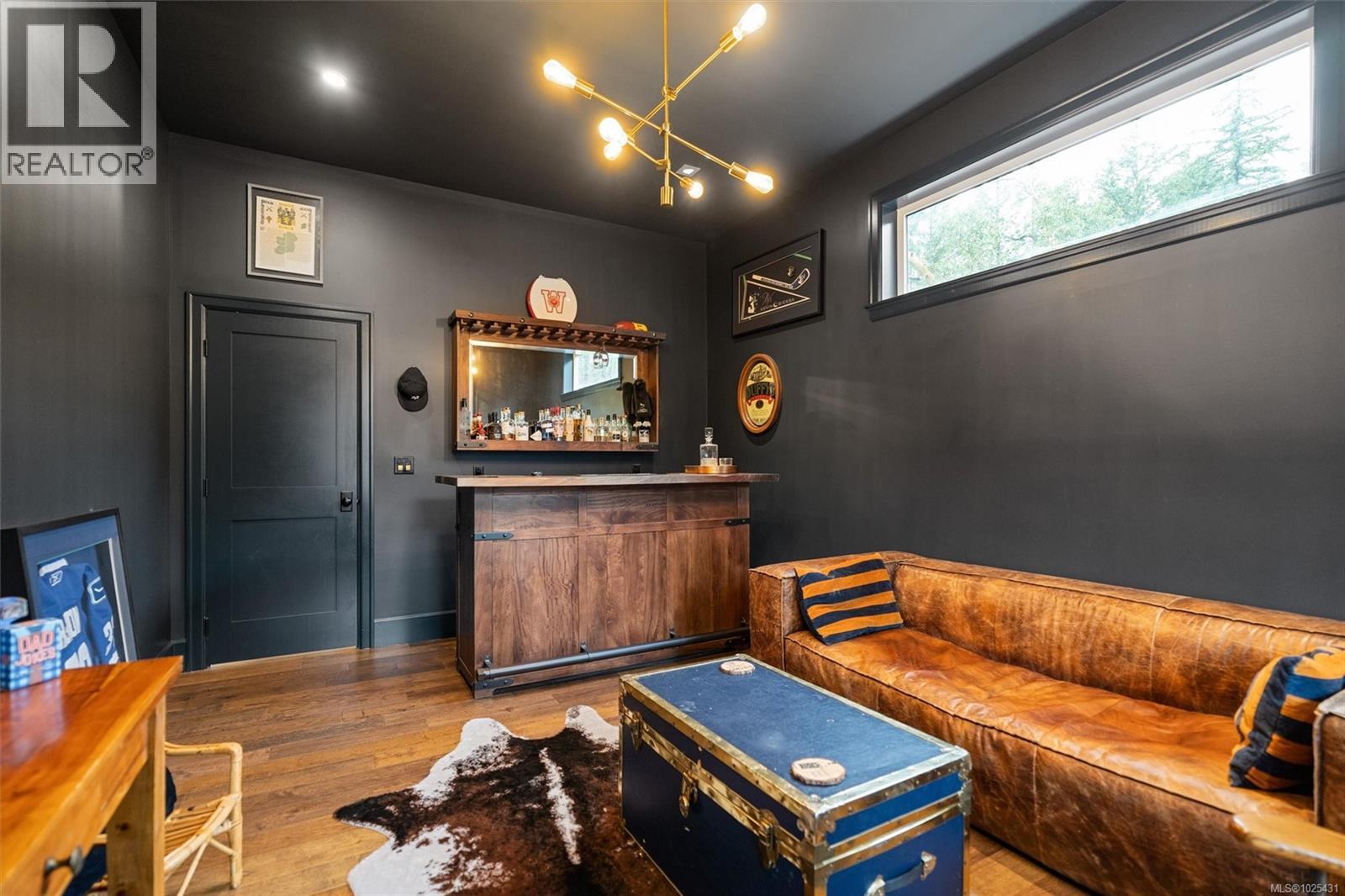  1727 Mary Place, Highlands