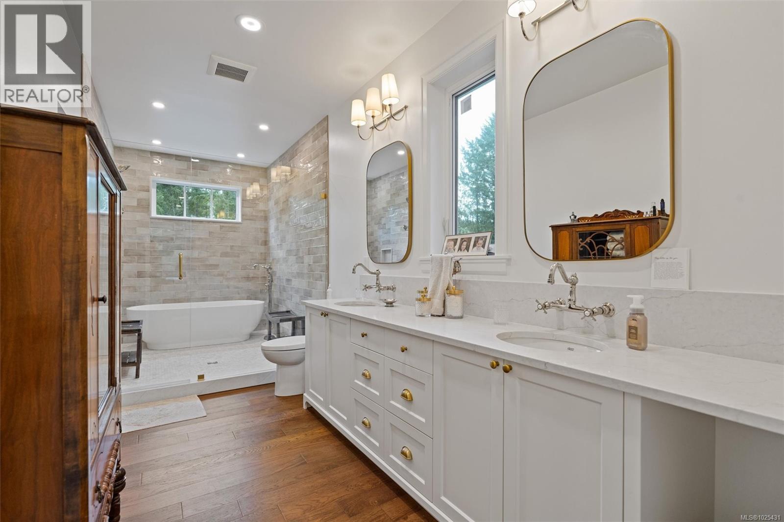  1727 Mary Place, Highlands