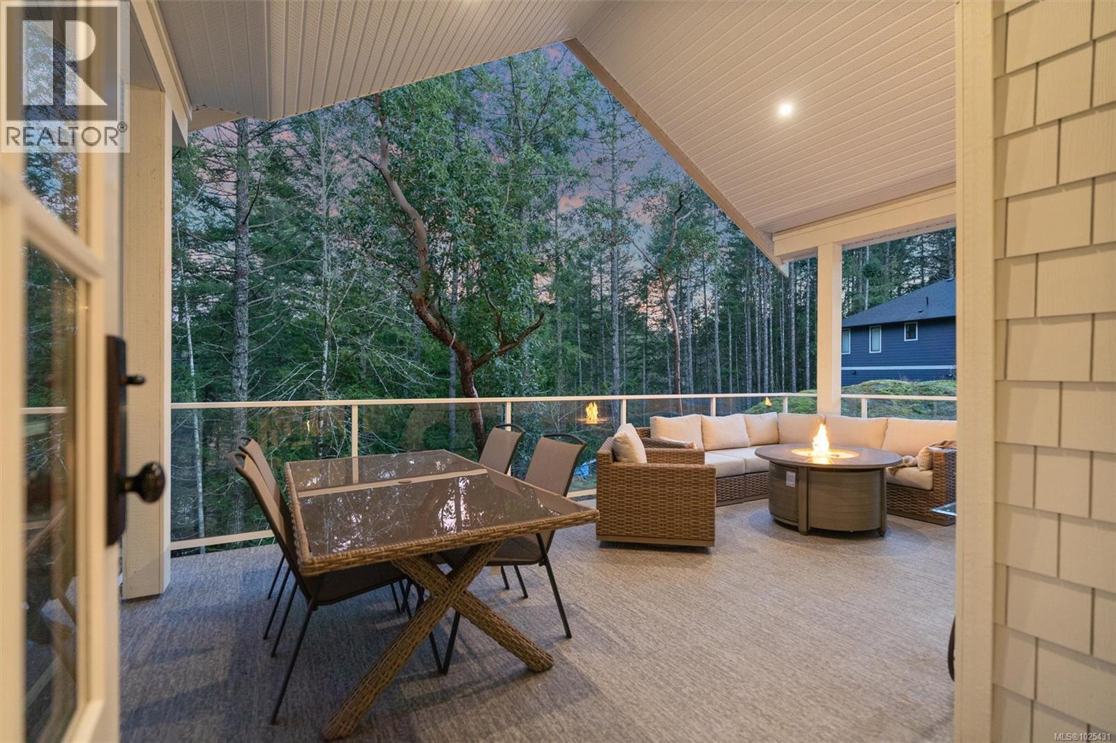  1727 Mary Place, Highlands