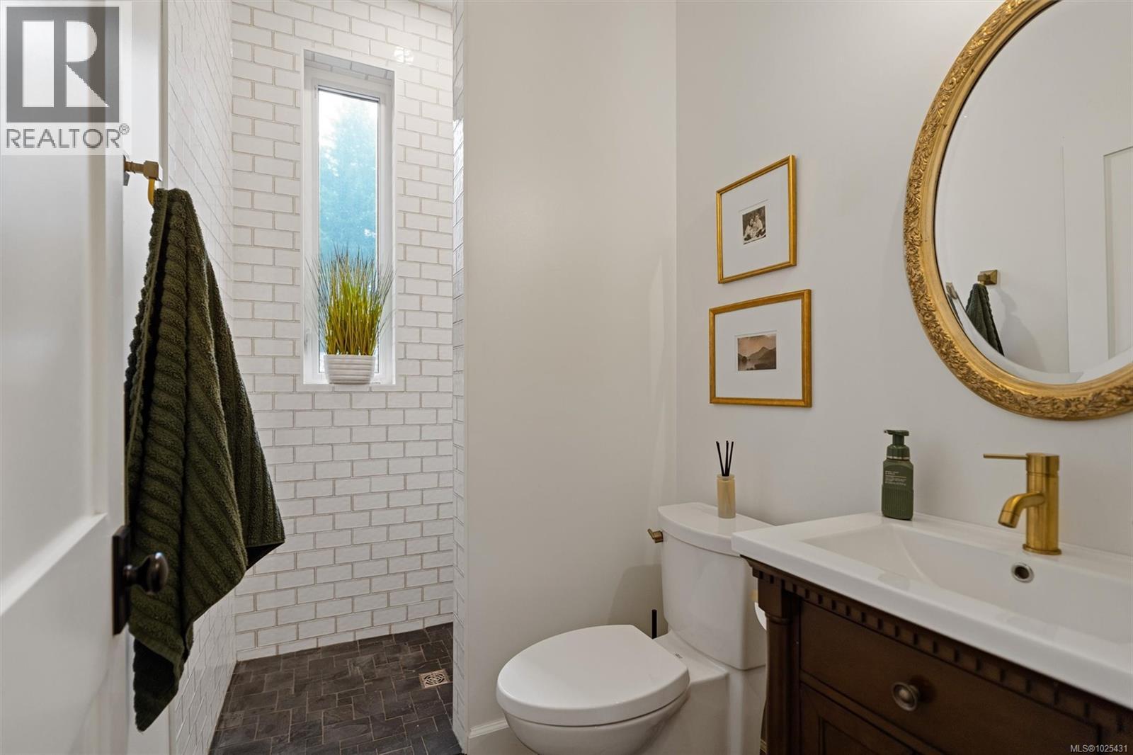  1727 Mary Place, Highlands