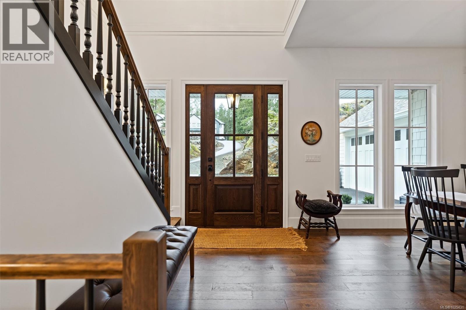  1727 Mary Place, Highlands