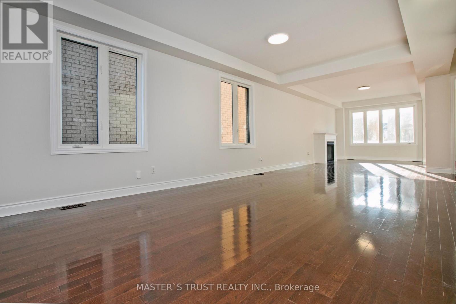 1115 GRAINGER TRAIL - Photo 2 of 21, Newmarket (Stonehaven-Wyndham), Ontario