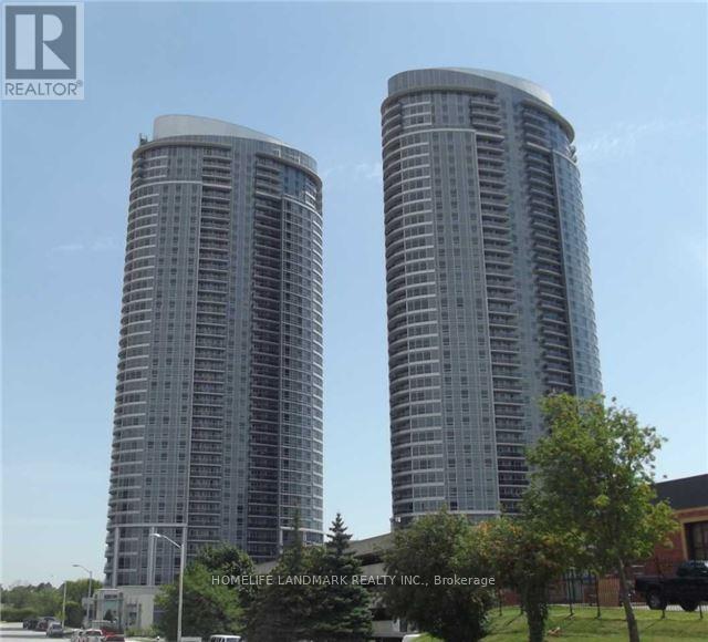 135 Village Green Square 1215