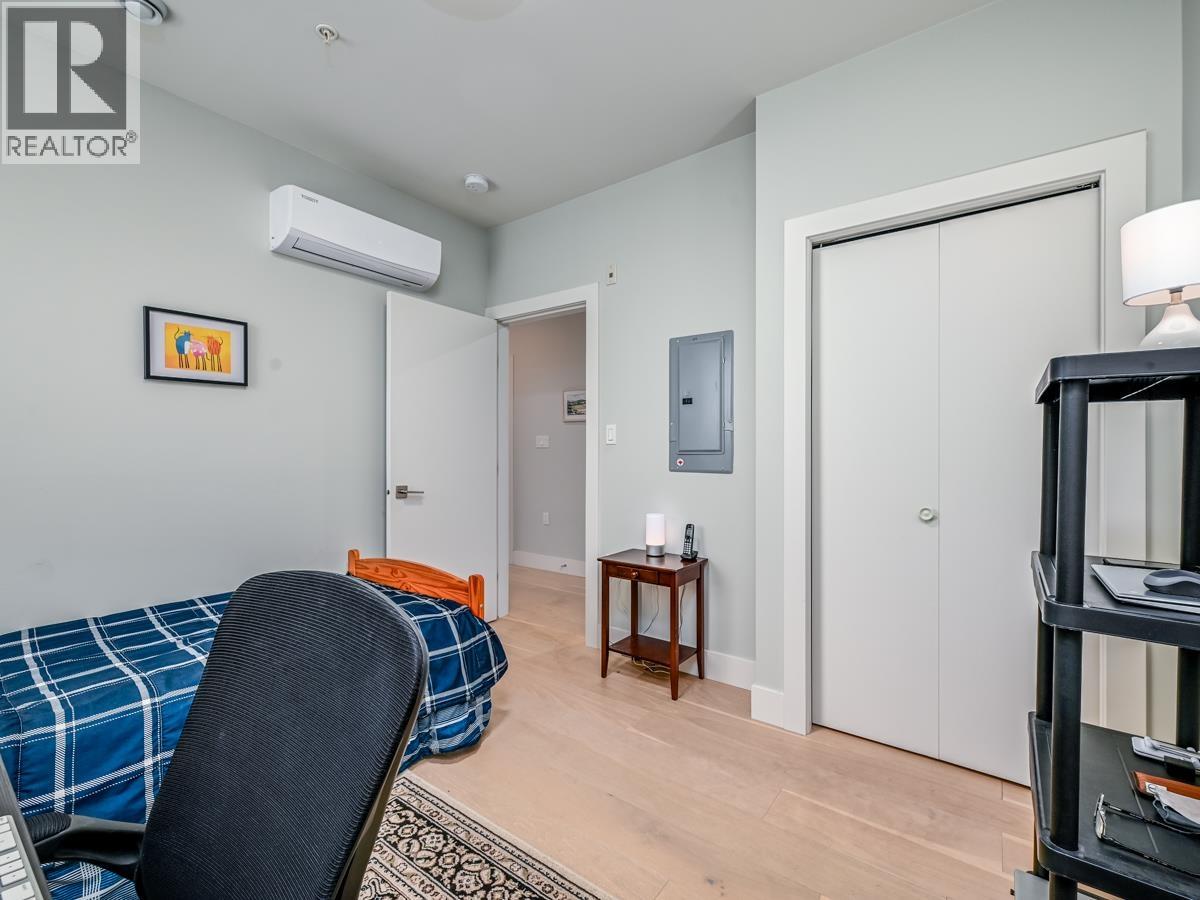 #107-4686 51 Street, Delta