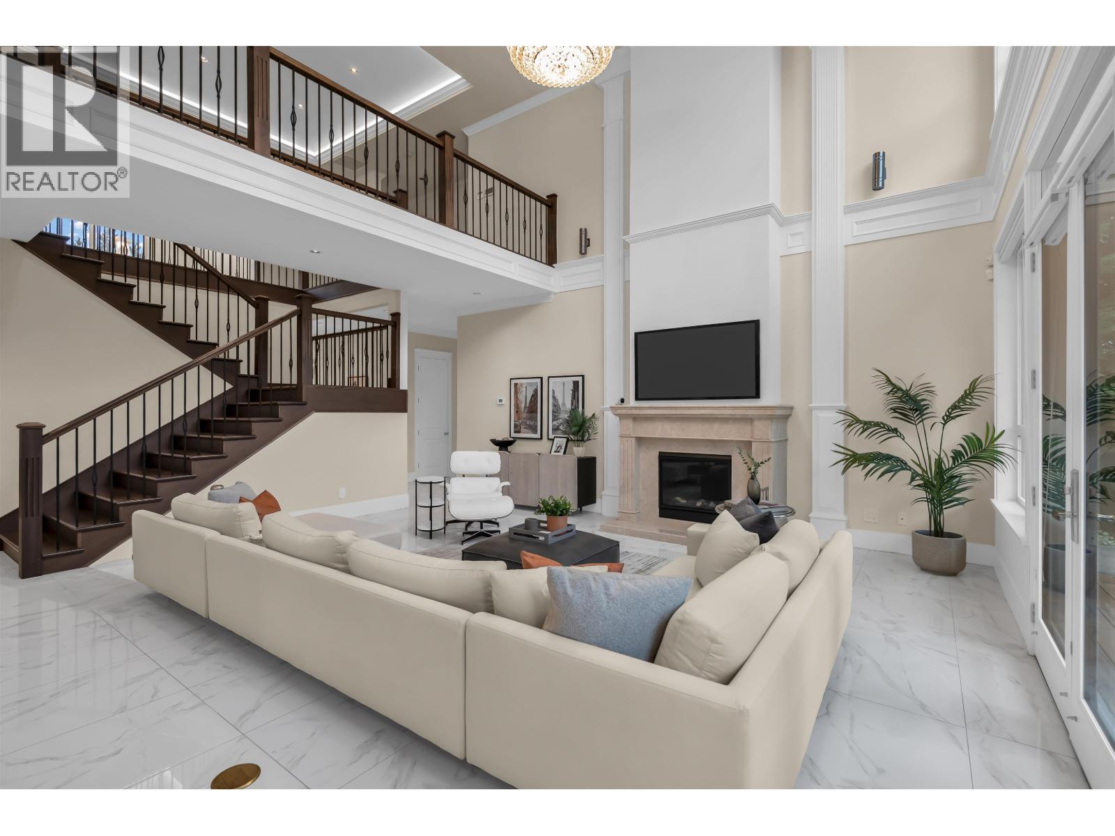 8168 HUNTER STREET, Burnaby