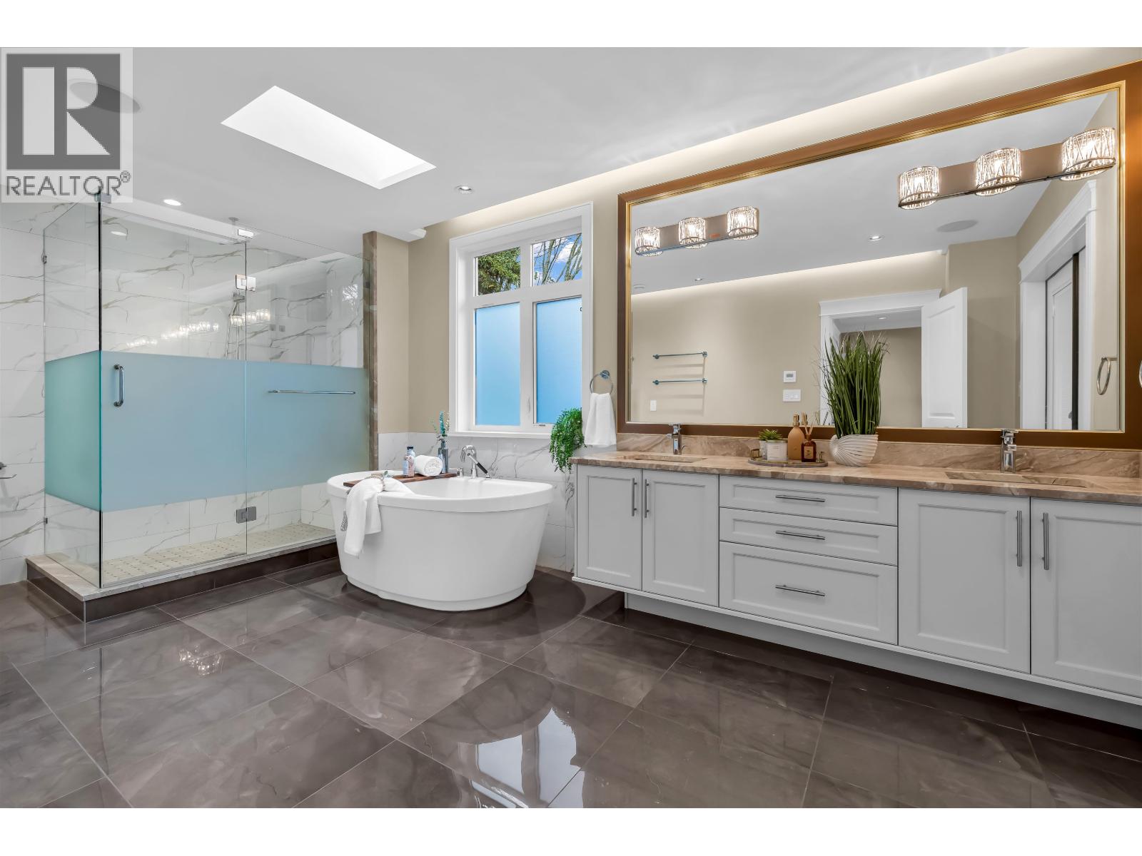 8168 HUNTER STREET, Burnaby