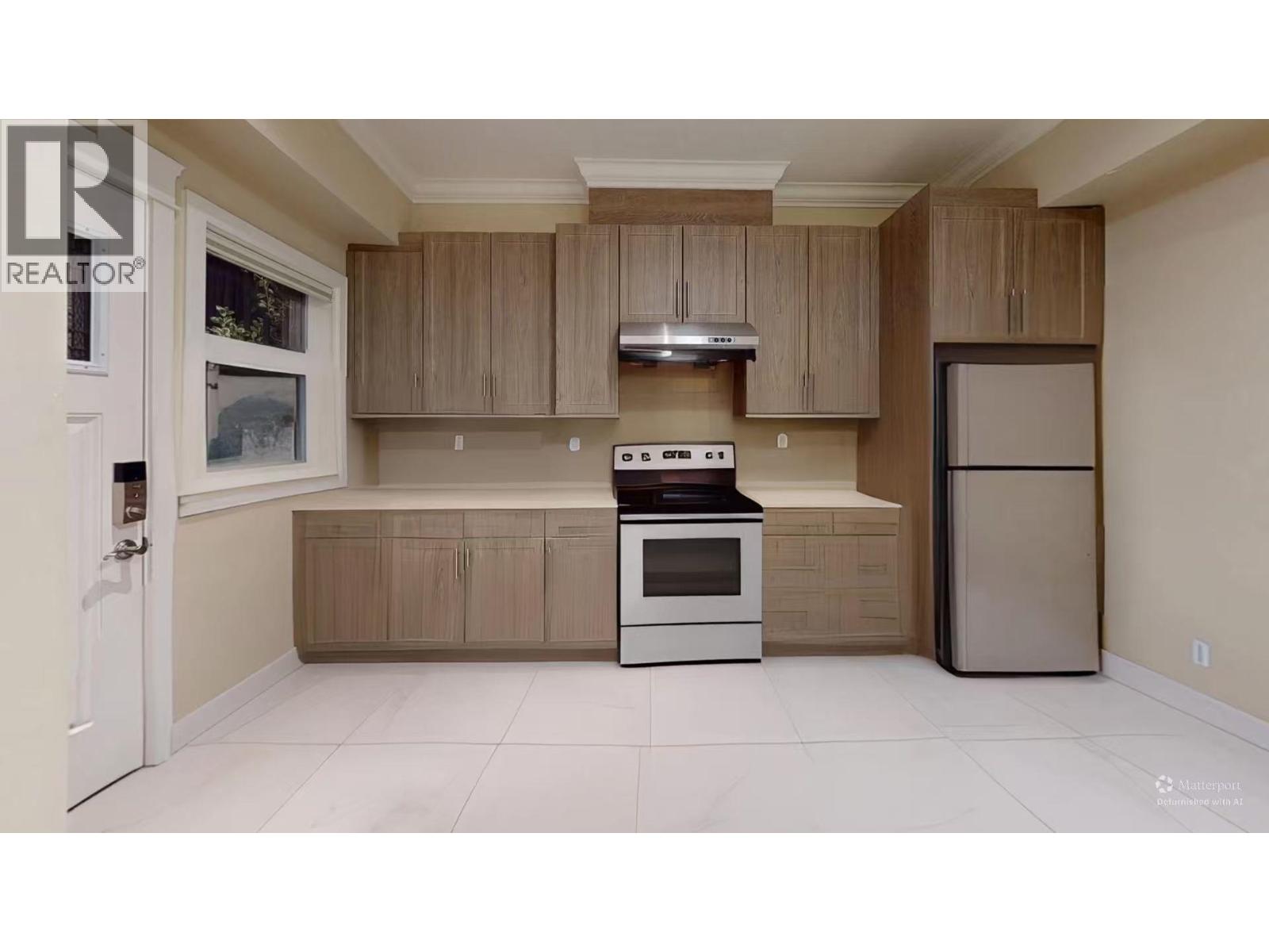 8168 HUNTER STREET, Burnaby