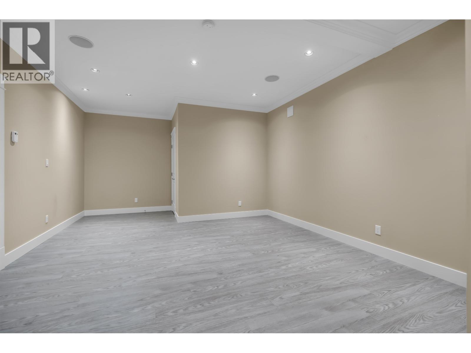 8168 HUNTER STREET, Burnaby