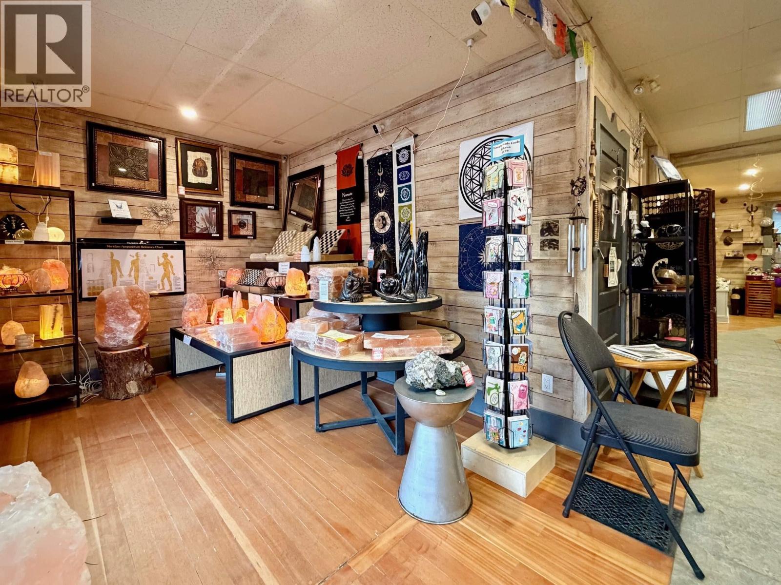 Photo 9 of 36 — 1276 4TH AVENUE · Prince George, BC