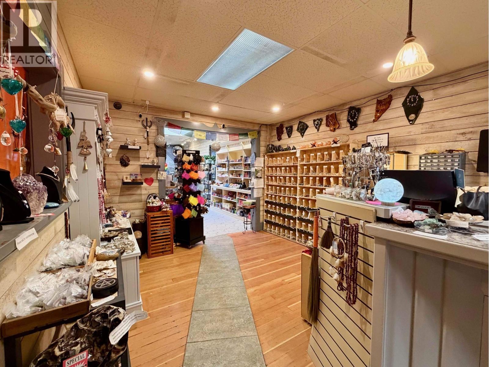 Photo 10 of 36 — 1276 4TH AVENUE · Prince George, BC