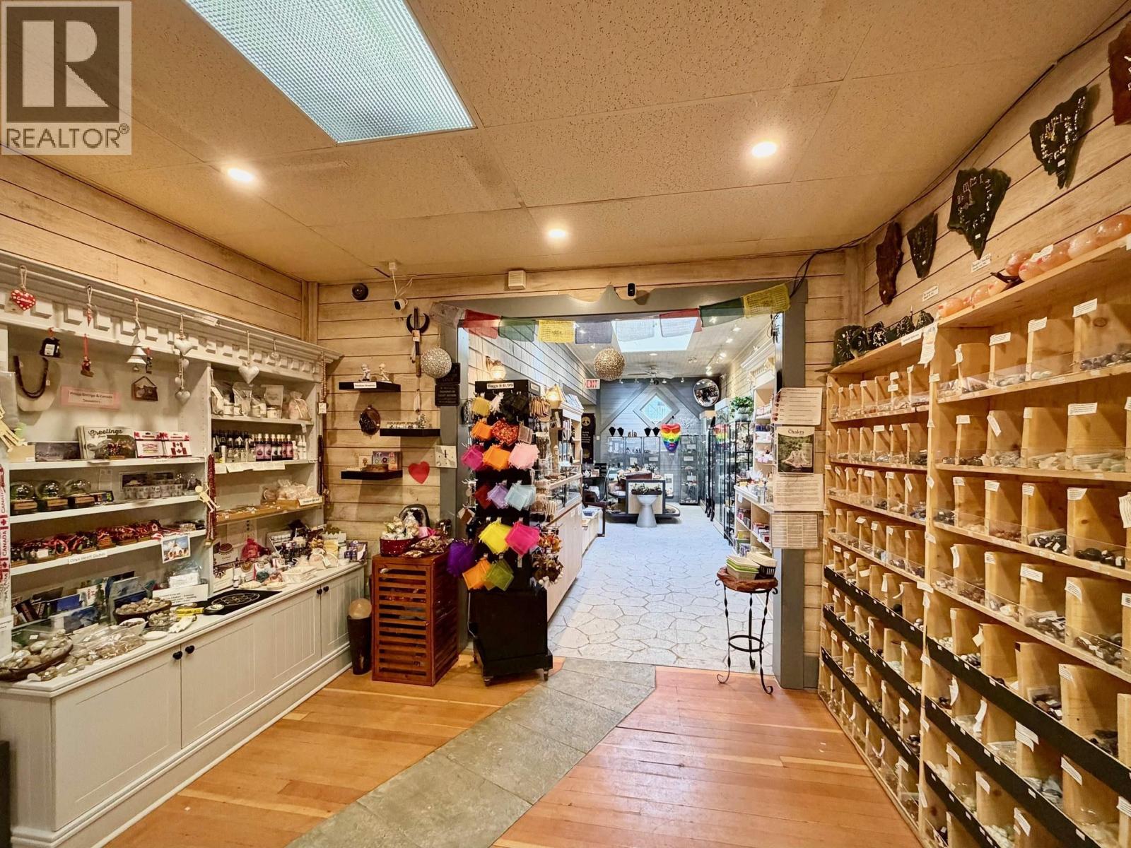 Photo 11 of 36 — 1276 4TH AVENUE · Prince George, BC