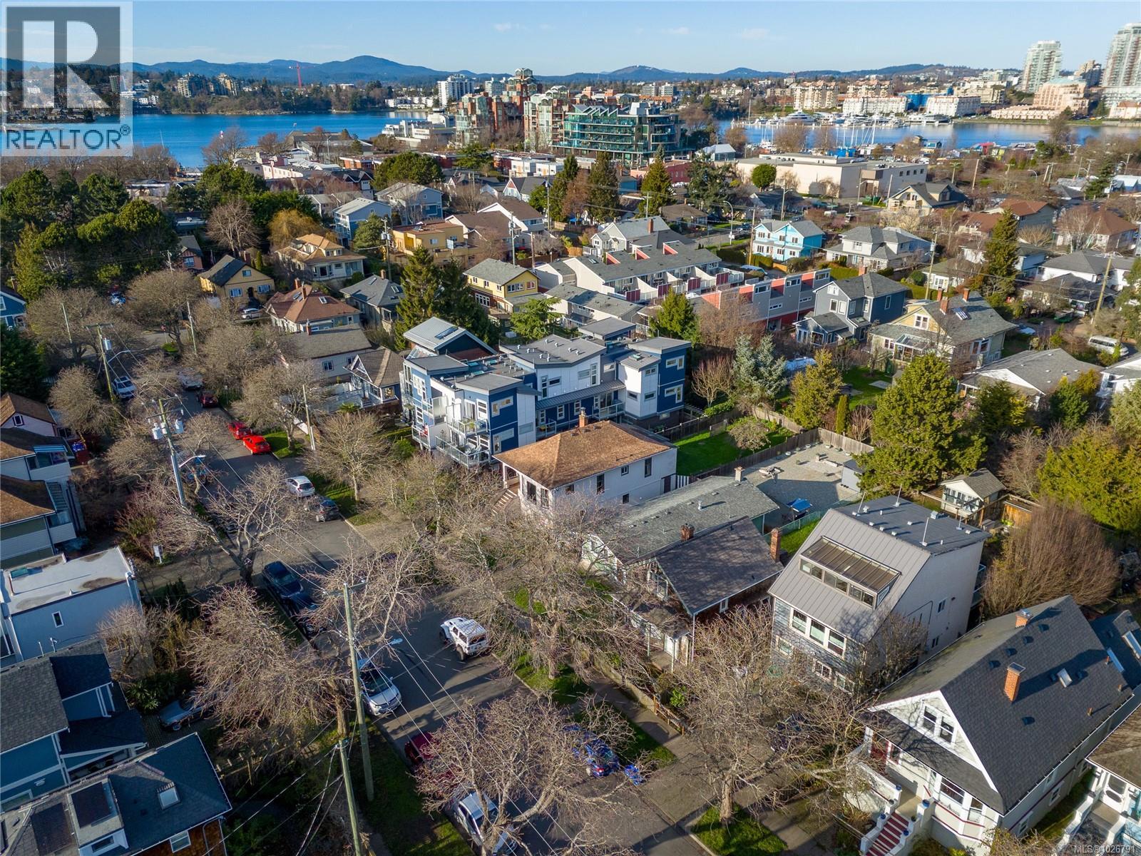 126 Ladysmith St - Photo 3 of 34, Victoria, British Columbia