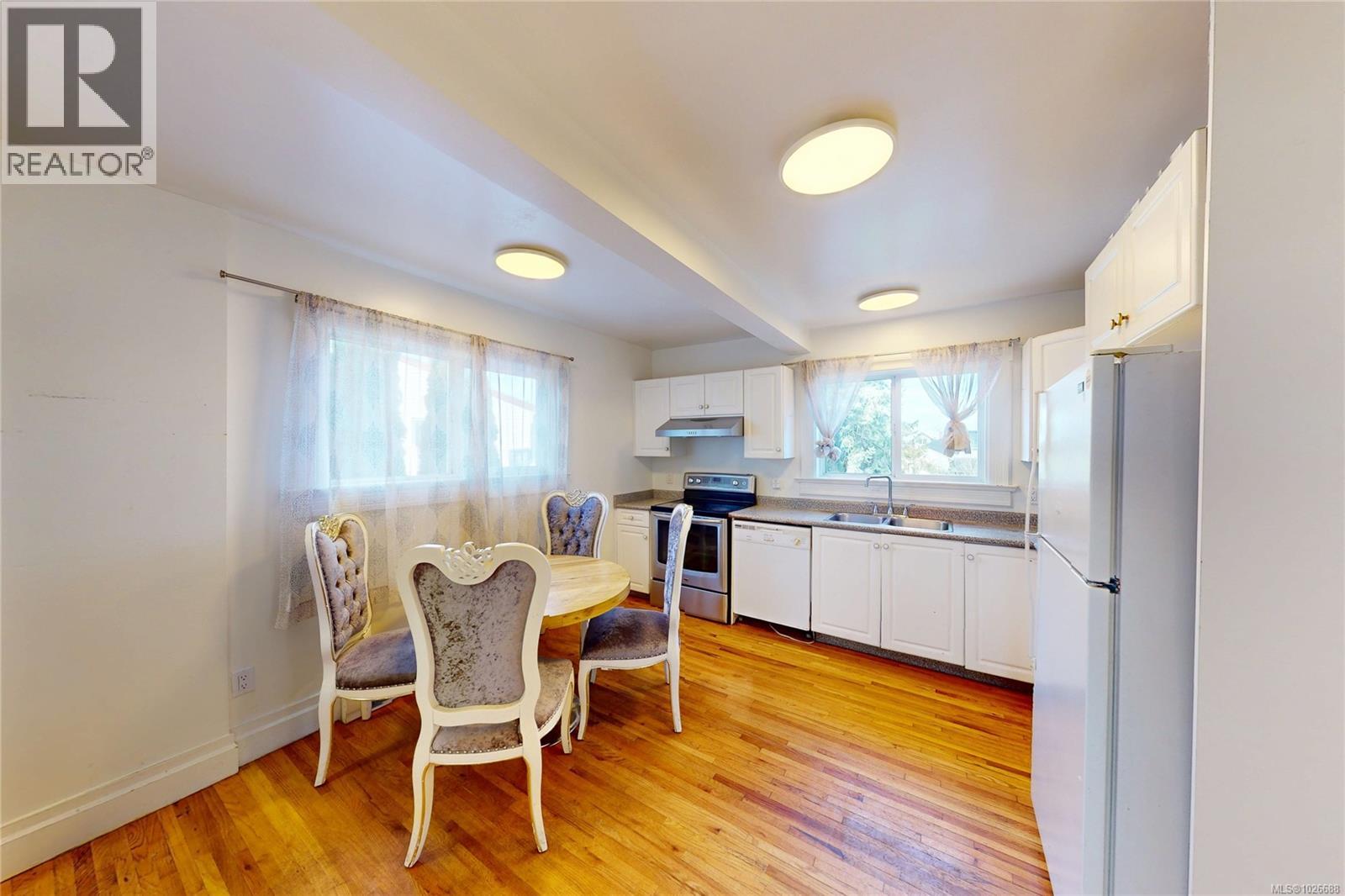  2943 Cedar Hill Road, Victoria