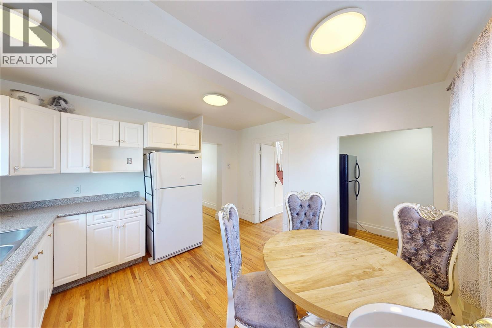  2943 Cedar Hill Road, Victoria