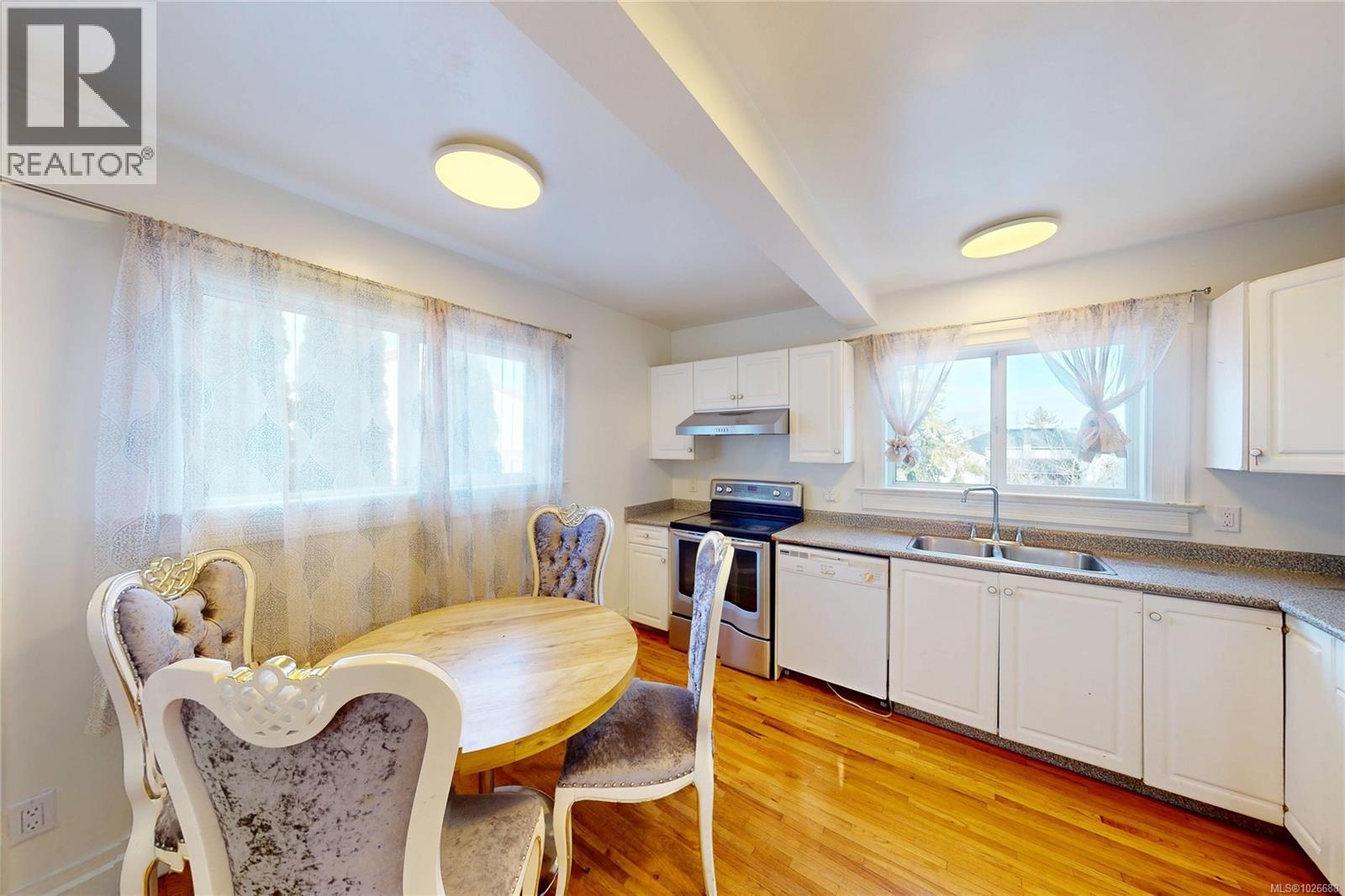  2943 Cedar Hill Road, Victoria