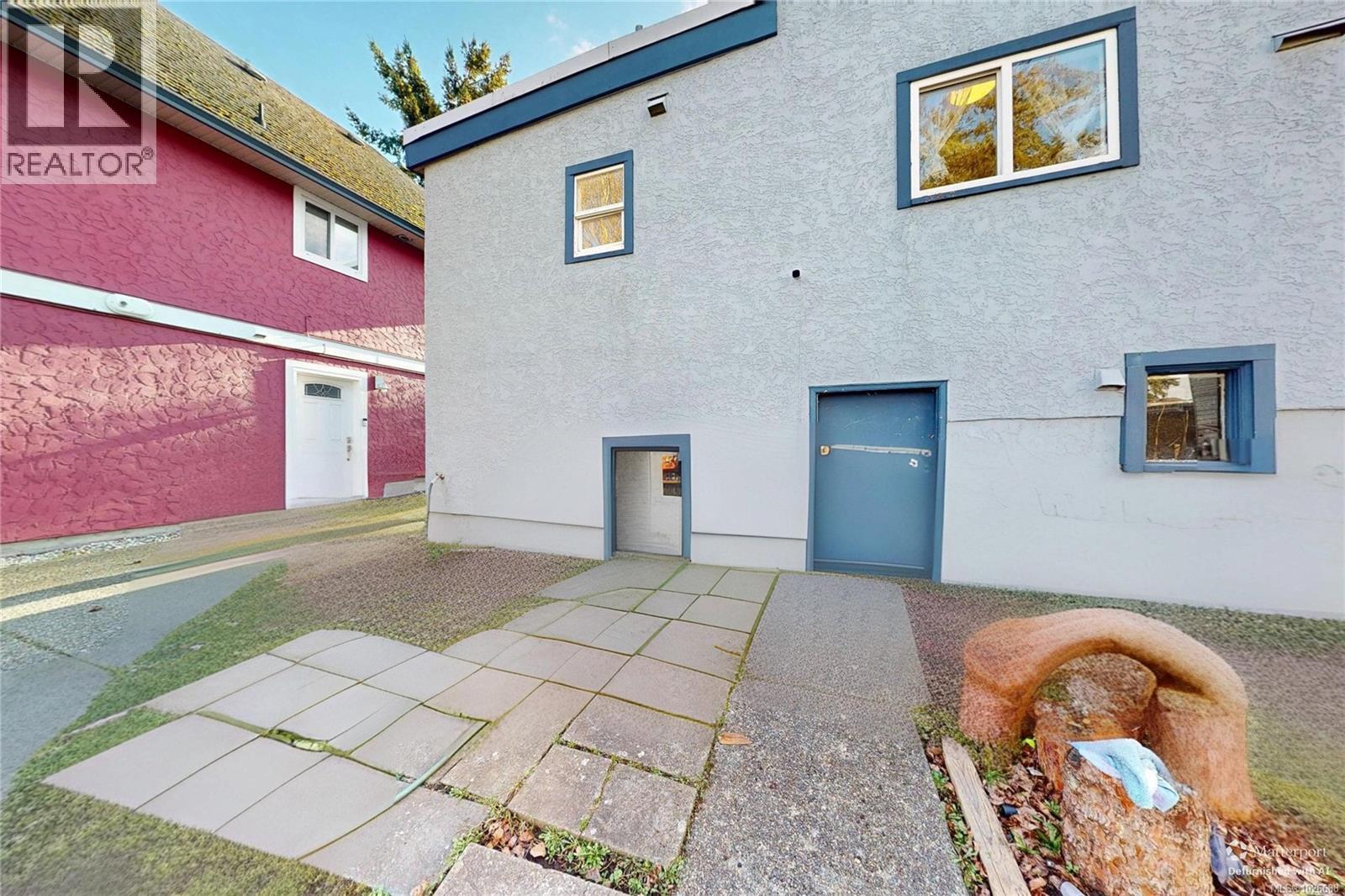  2943 Cedar Hill Road, Victoria