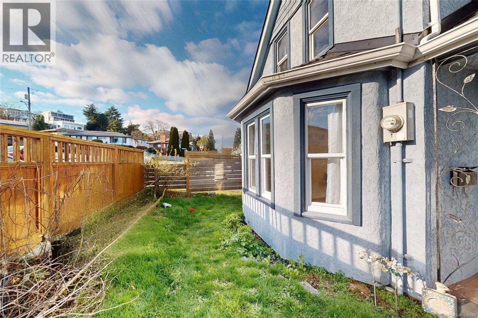  2943 Cedar Hill Road, Victoria