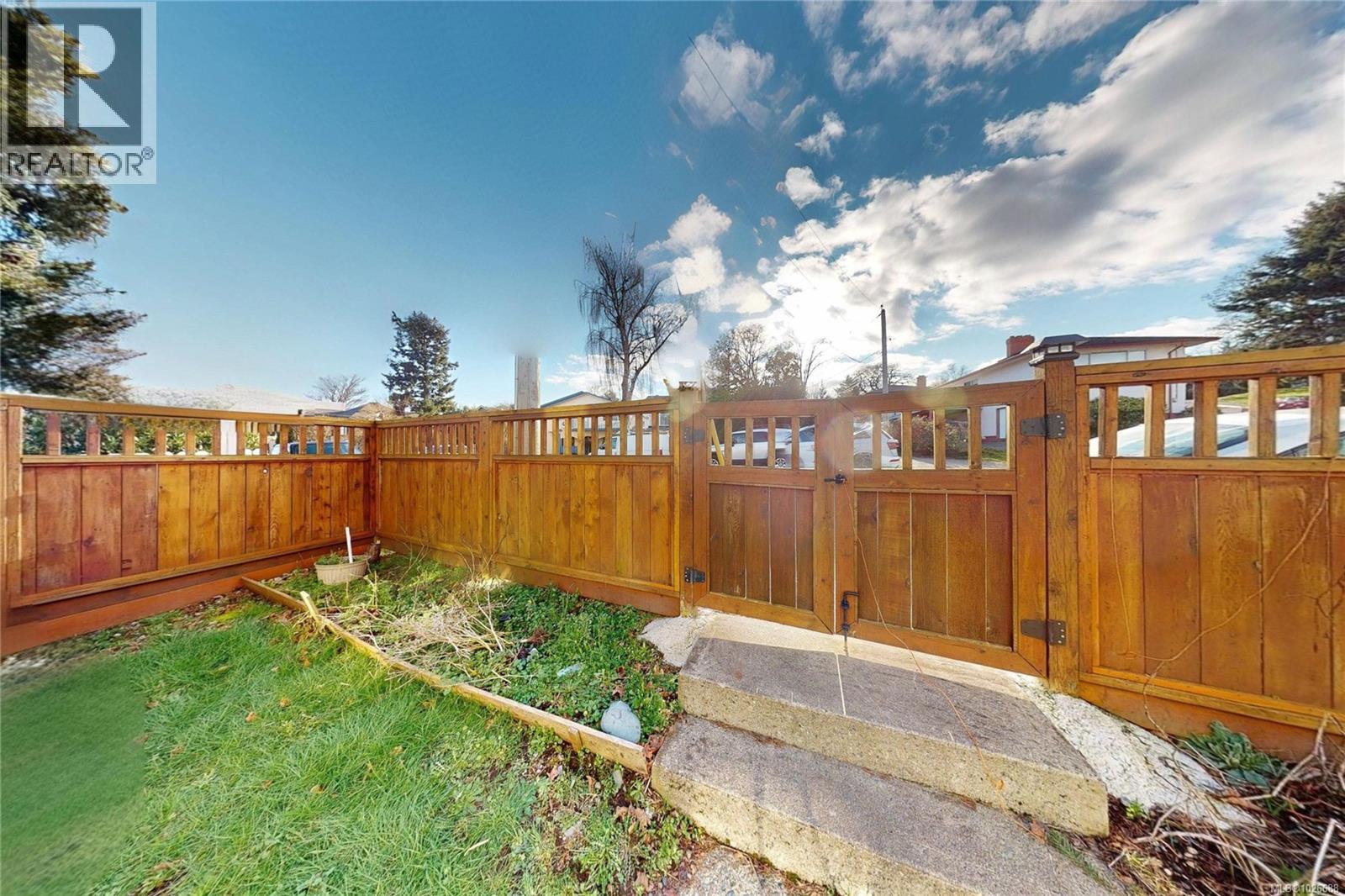  2943 Cedar Hill Road, Victoria