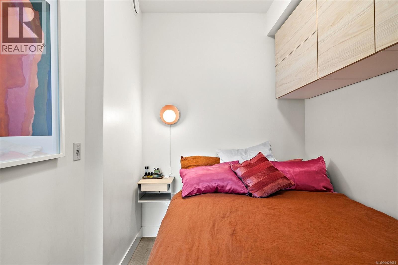 306 1301 Hillside Avenue, Victoria