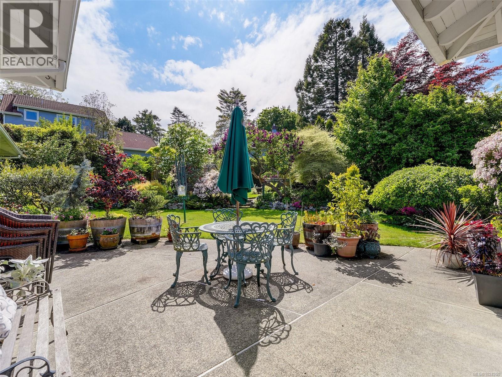  658 Byng Street, Oak Bay