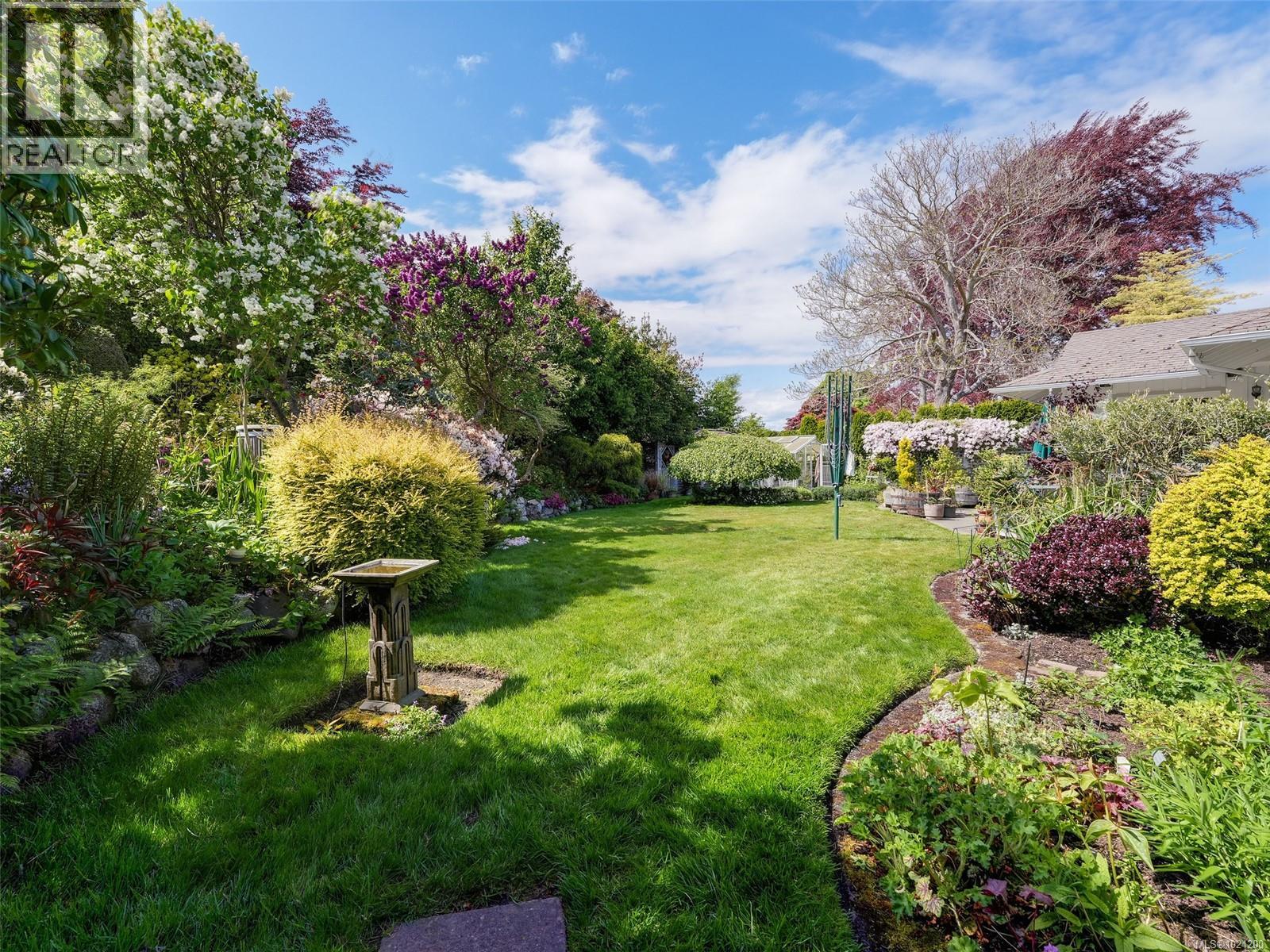  658 Byng Street, Oak Bay