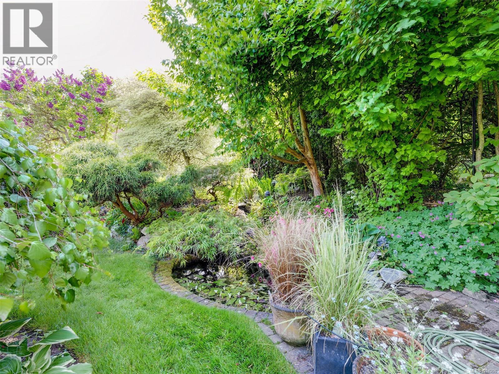  658 Byng Street, Oak Bay