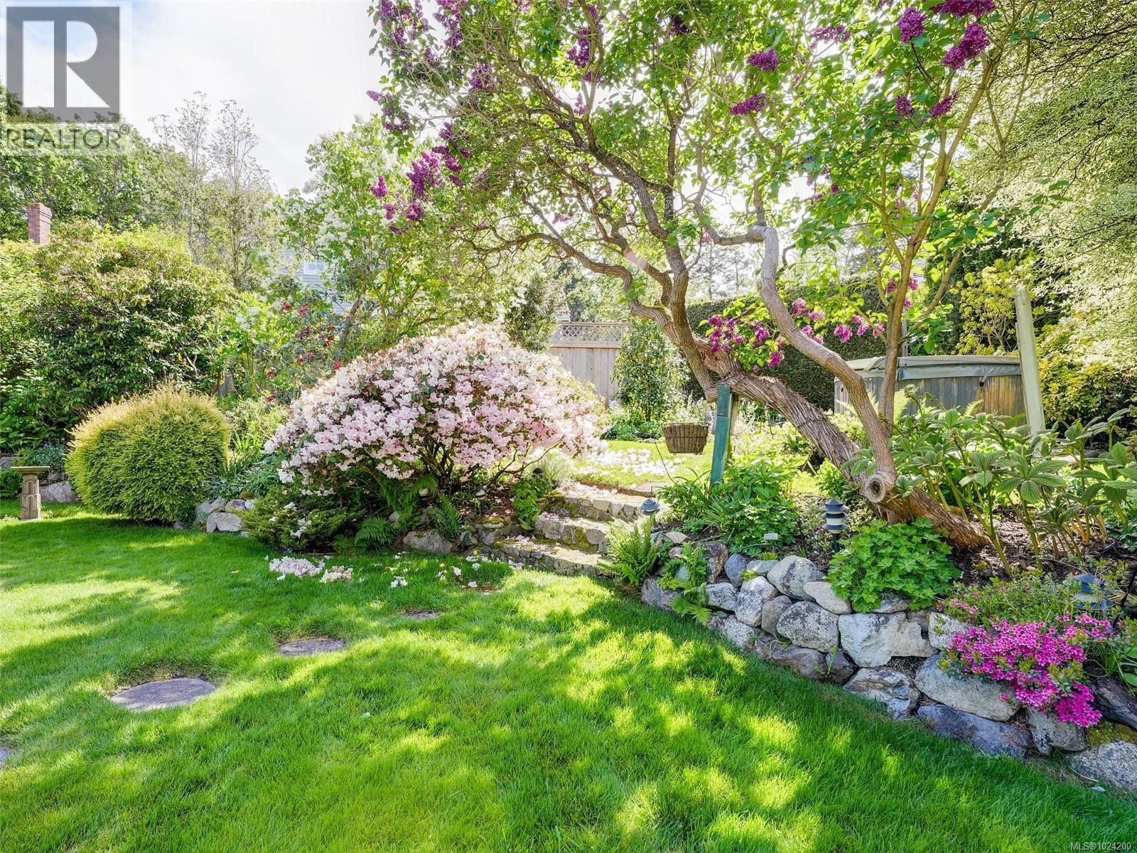  658 Byng Street, Oak Bay