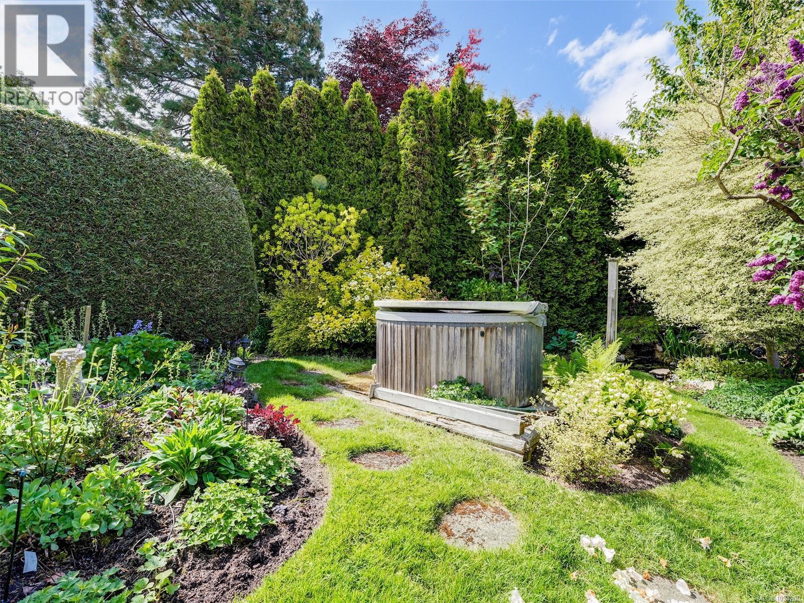  658 Byng Street, Oak Bay