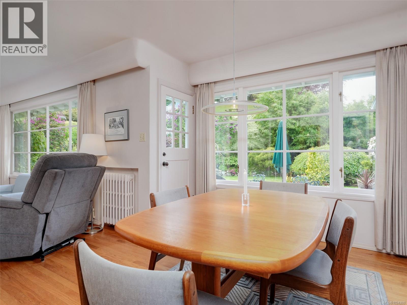  658 Byng Street, Oak Bay