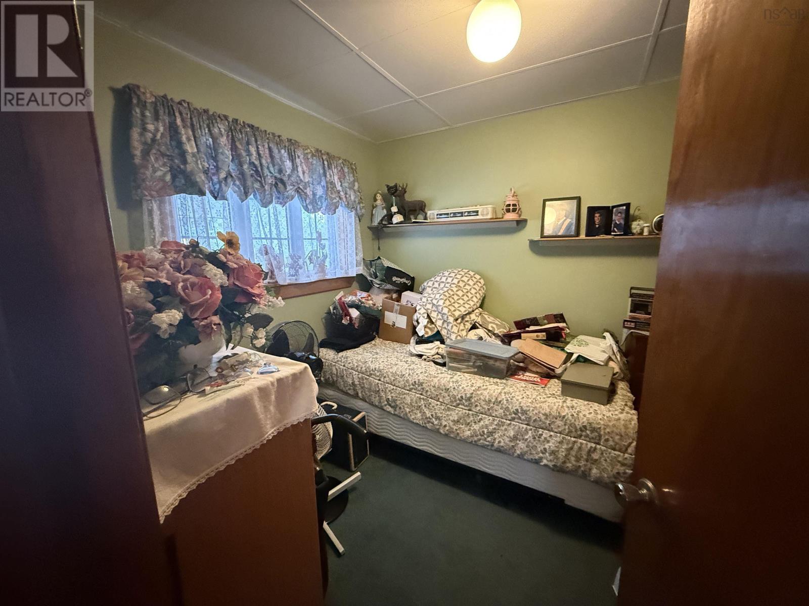 Property 16 of 21 of 198 Renfrew Street